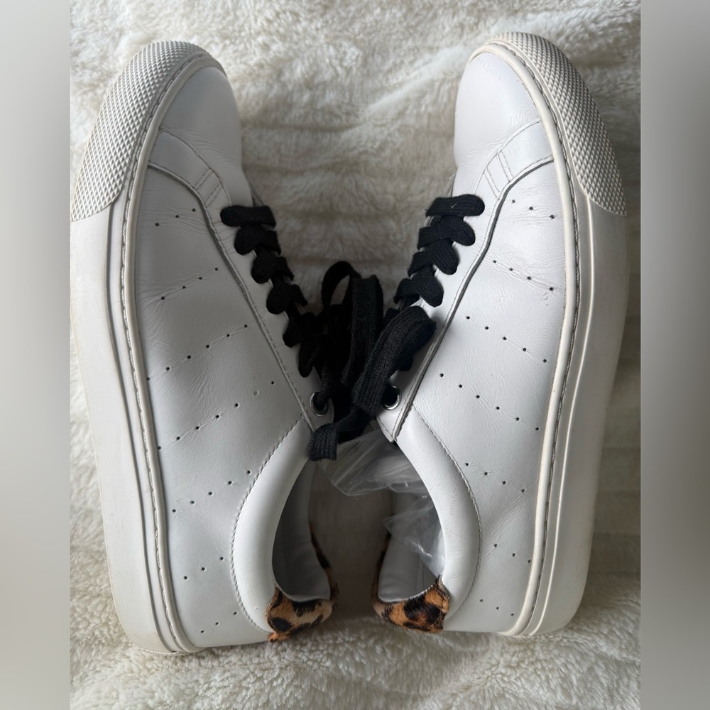 Women’s J Crew White Leather Sneakers w/ Leopard Accent “Saturday Sneakers” Sz 7 - Picture 4 of 7